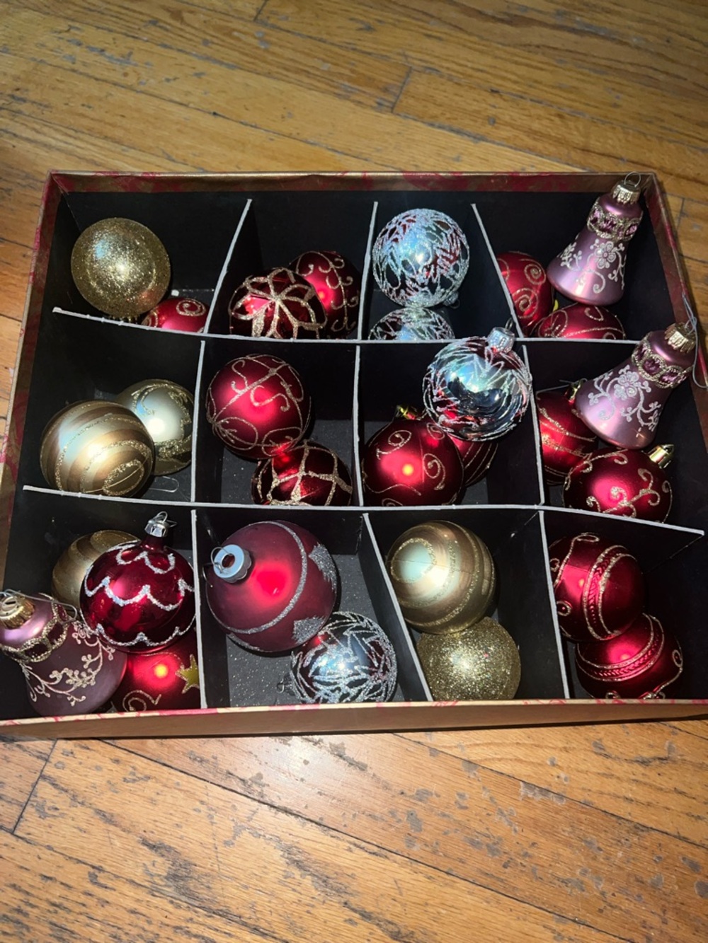 Box of 28 Ornaments